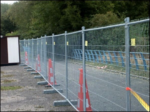 wire mesh fence baricade